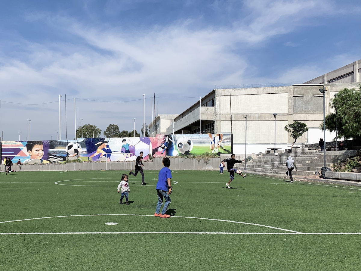 Der Fussballplatz als neues Herzstück des Parks Gabilondo Soler in Ecatepec
