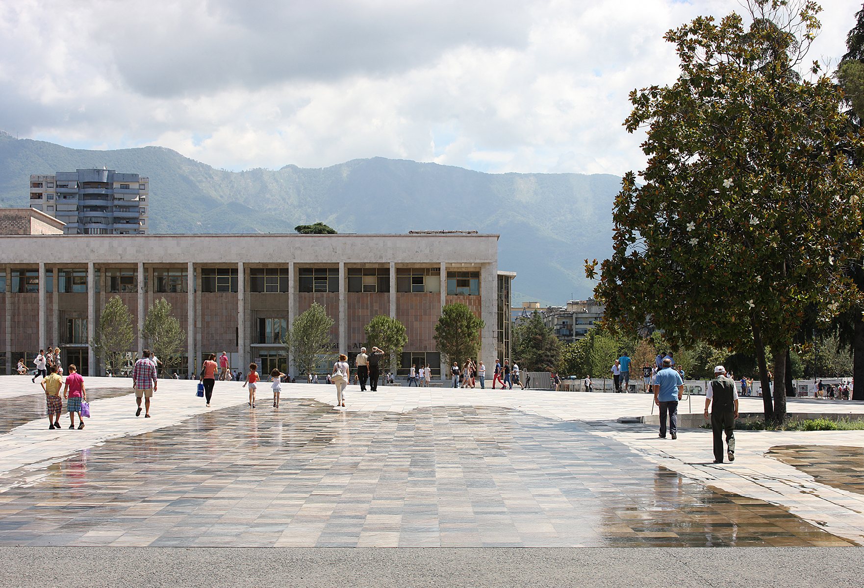 Renovation des Skanderbeg-Platzes in Tirana, Albanien, Europäischer Preis für städtische Räume 2018, 51N4E