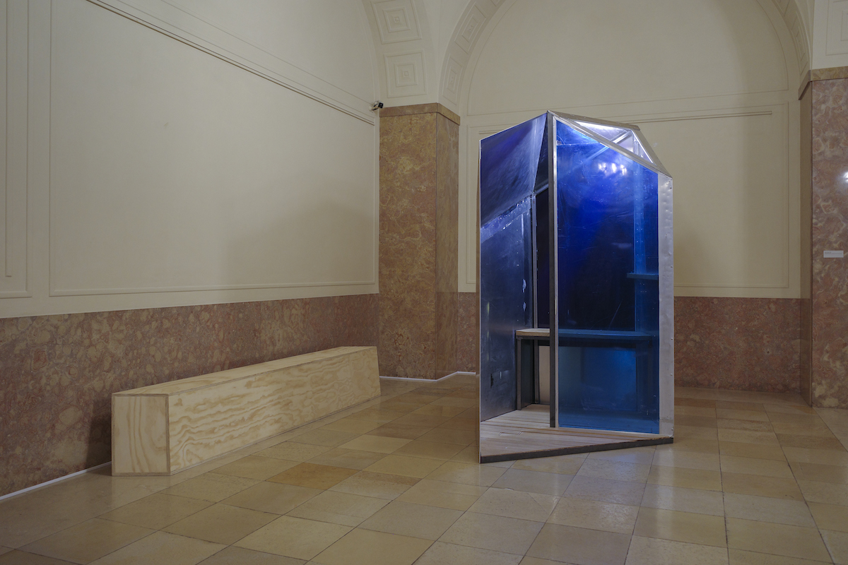 Reading Booth, 2016, Ausstellungsansicht Building, Oscar Tuazon, Kunst Museum Winterthur, 2023, Courtesy the Artist, Foto: Reto Kaufmann